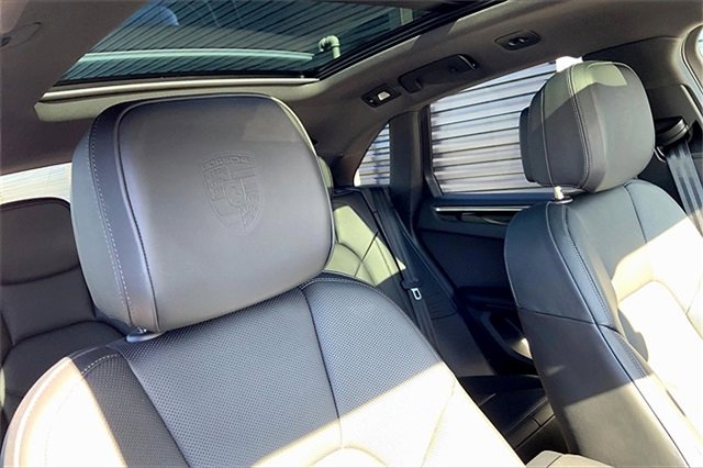 Used 2025 Porsche Macan image 8