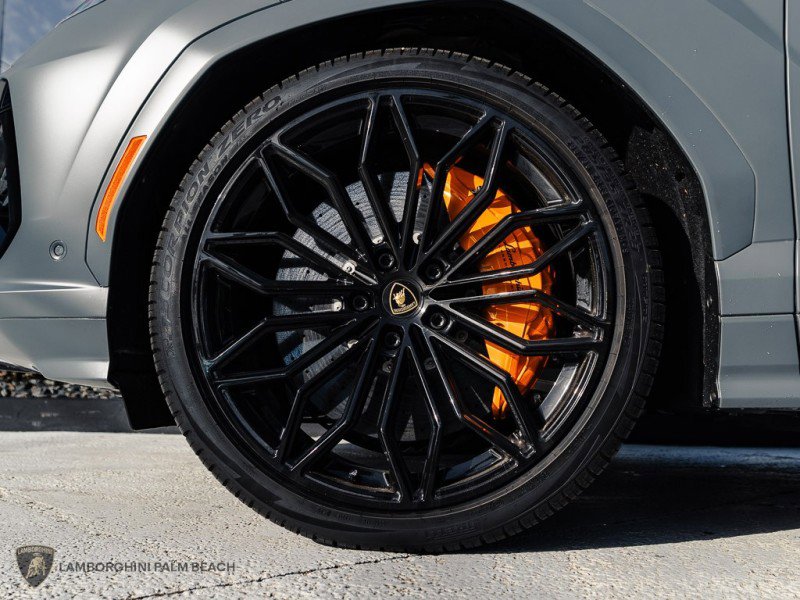 Used 2025 Lamborghini Urus SE image 35