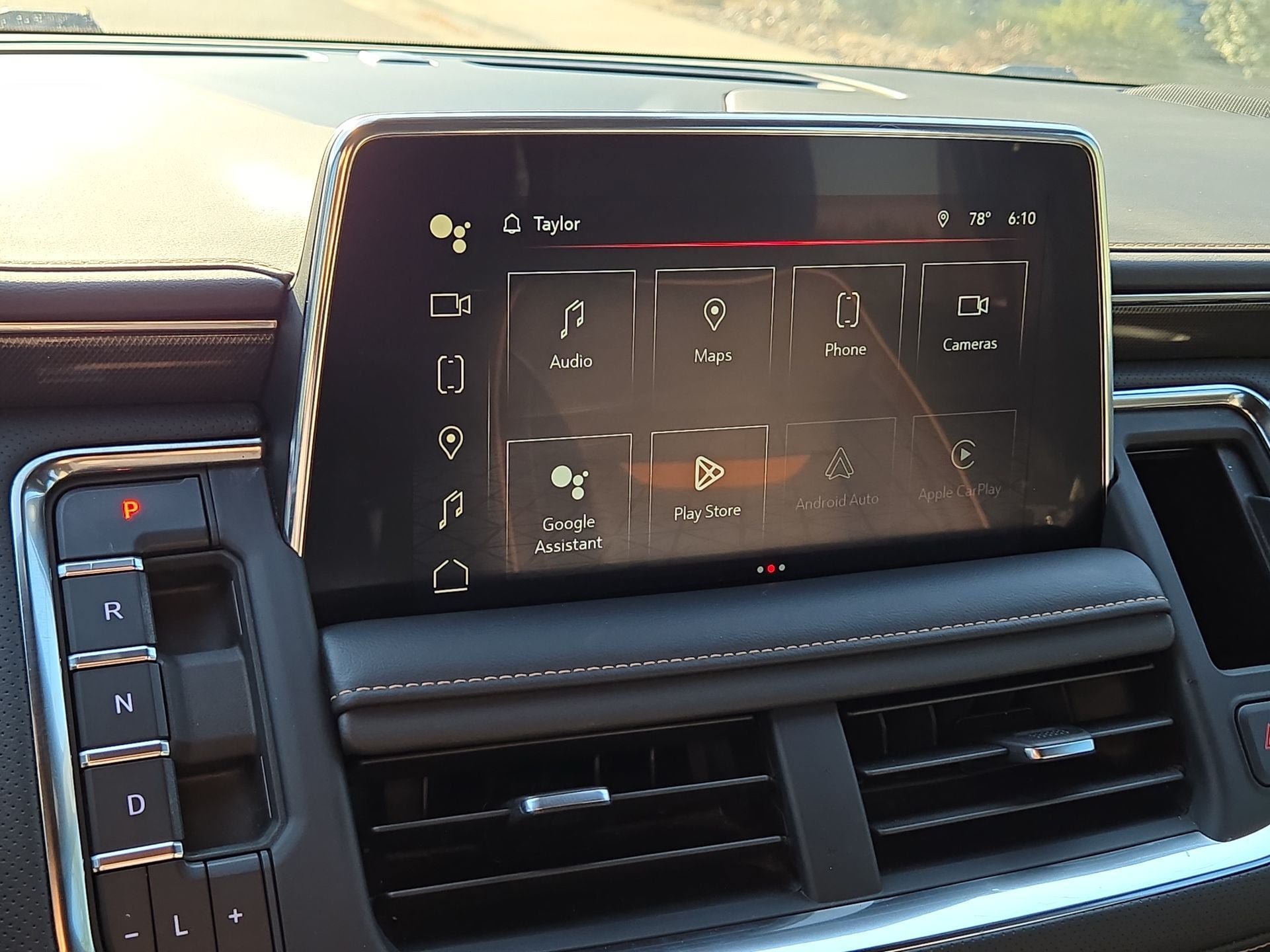Used 2023 GMC Yukon AT4 w/ Technology Package AWD/4WD image 19