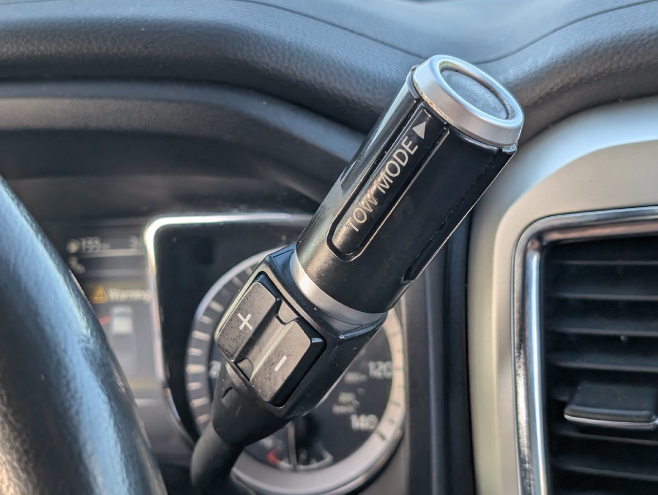 Used 2018 Nissan Titan SV w/ SV Convenience Package RWD image 22