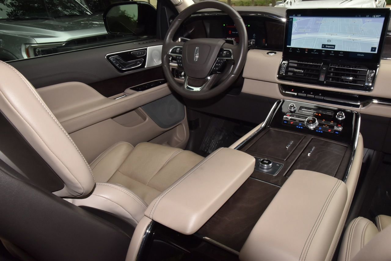 Used 2024 Lincoln Navigator Reserve AWD/4WD image 14