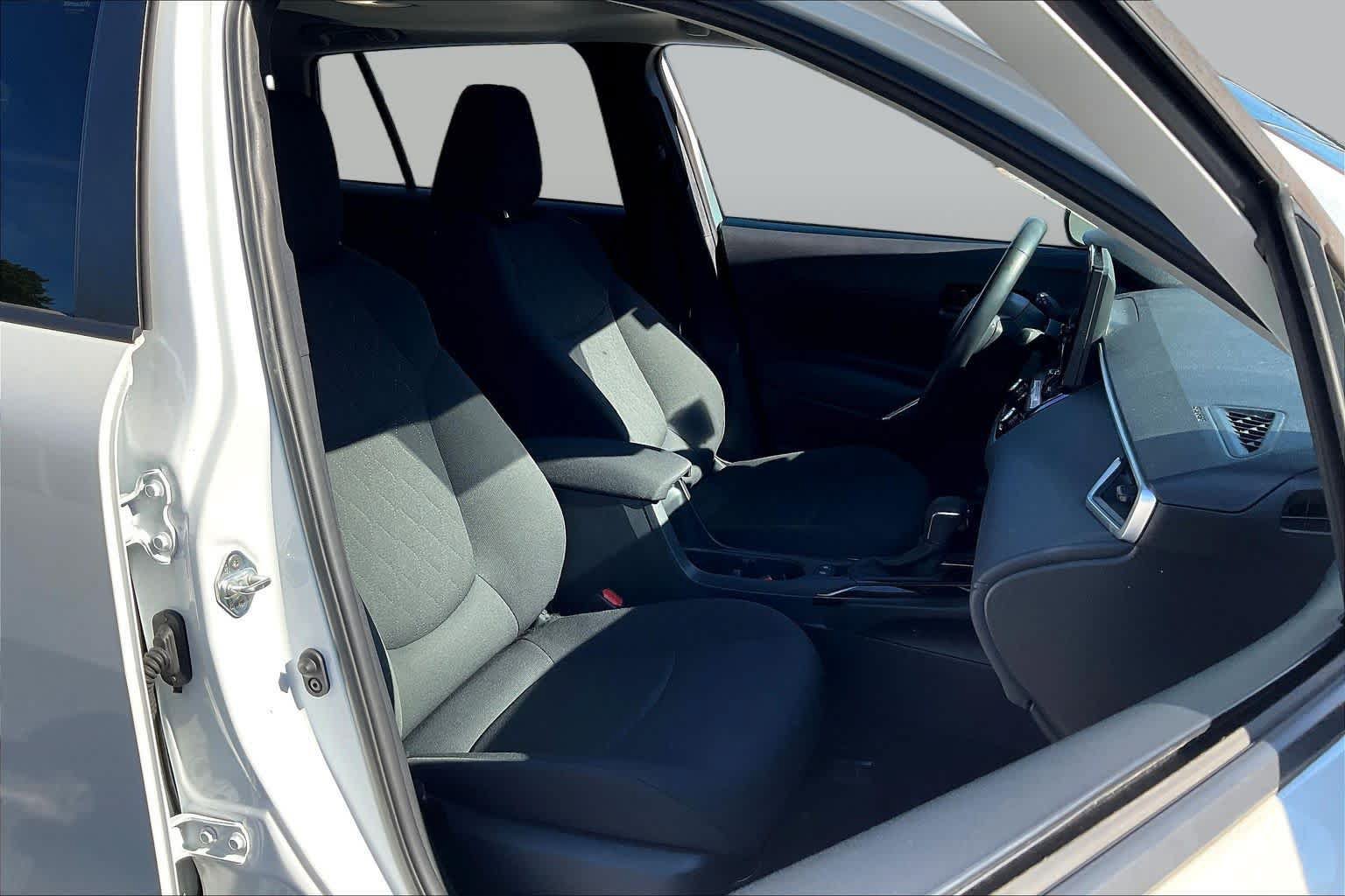Used 2023 Toyota Corolla Cross LE w/ Moonroof Package FWD image 9