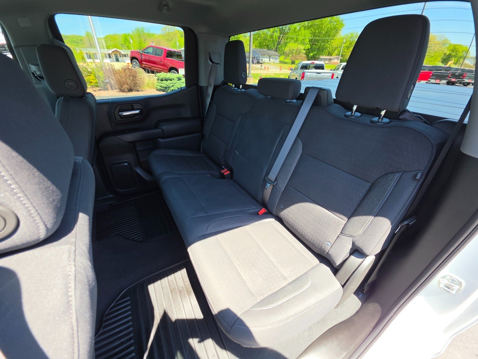 Used 2025 Chevrolet Silverado 1500 Custom Trail Boss w/ Dark Appearance Package AWD/4WD image 24