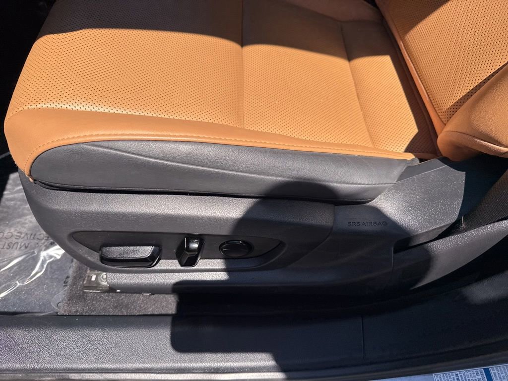 Used 2022 Lexus ES 250 w/ Premium Package AWD/4WD image 14