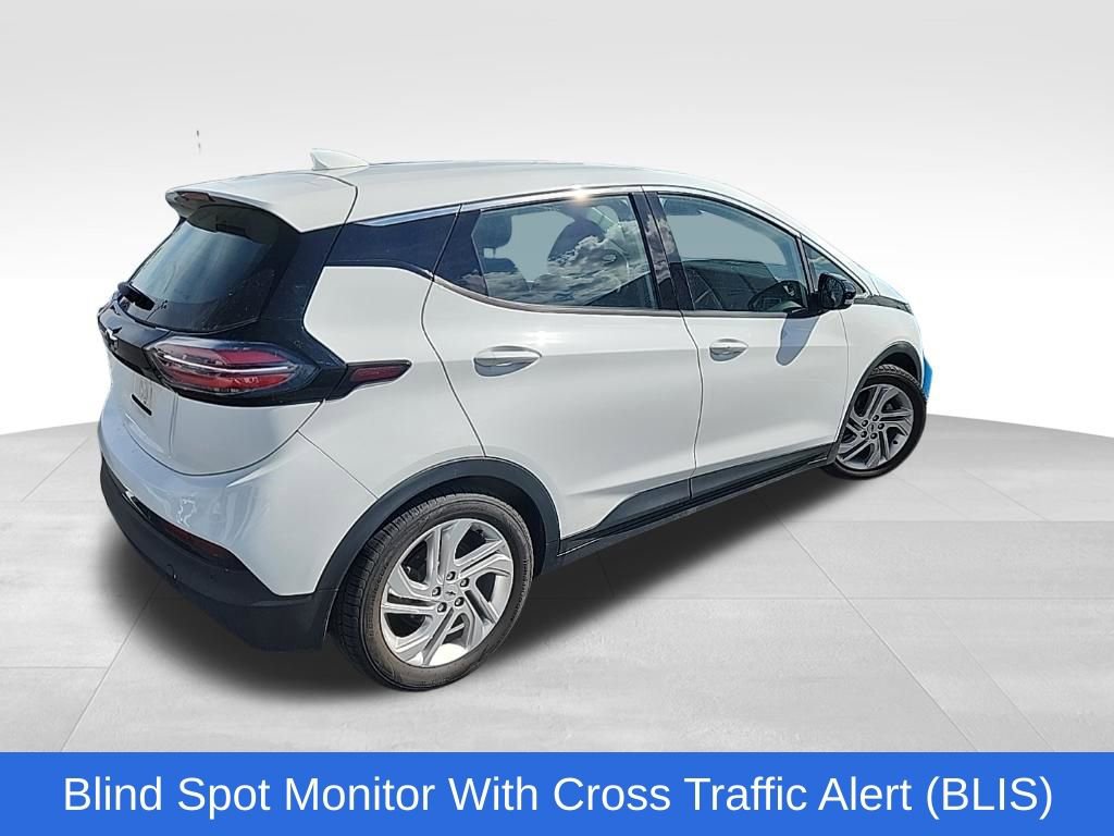 Used 2023 Chevrolet Bolt LT w/ Driver Confidence Package FWD image 3