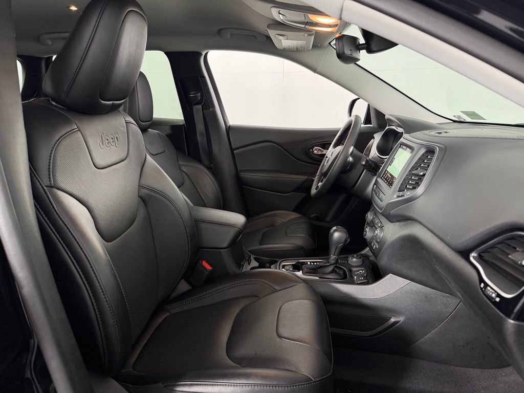 Used 2023 Jeep Cherokee Altitude Lux w/ Mopar Interior Package AWD/4WD image 34