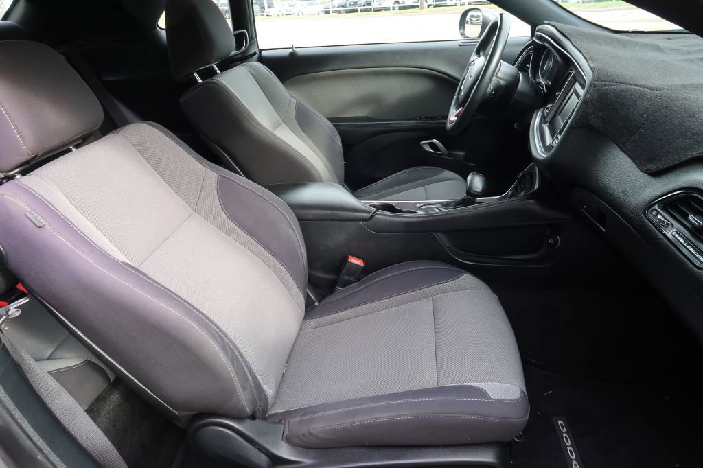 Used 2015 Dodge Challenger R/T w/ Quick Order Package 28B R/T RWD image 8