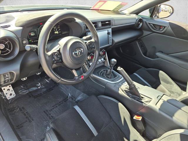 Used 2025 Toyota GR86 Premium w/ ALL Weather Mat Package (TMS) RWD image 10