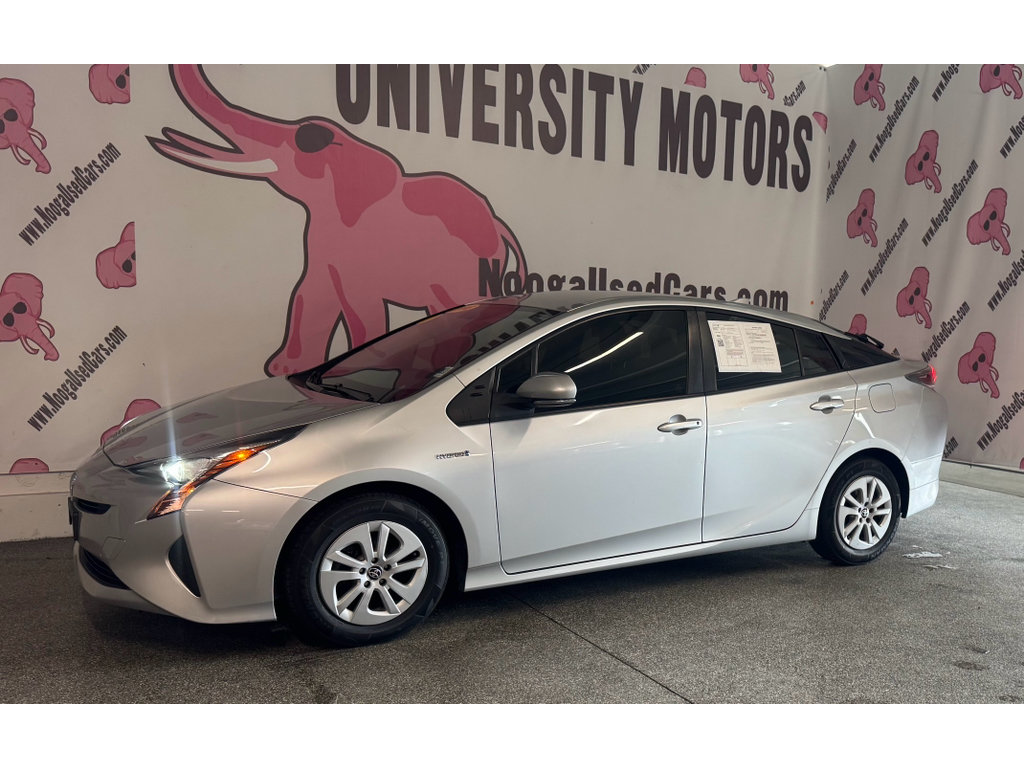 Used 2016 Toyota Prius Two w/ Preferred Accessory Package FWD image 7