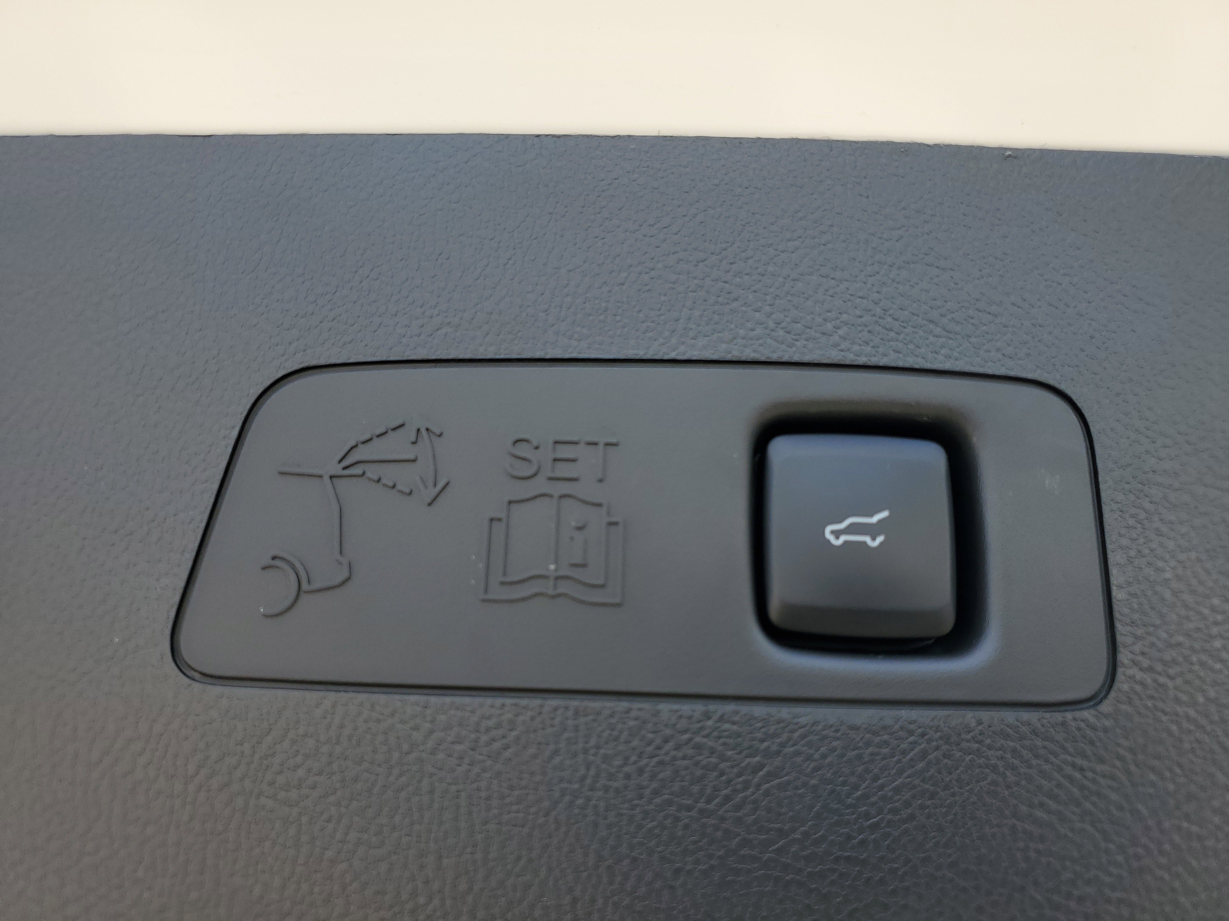 Certified 2023 Lincoln Corsair FWD image 9