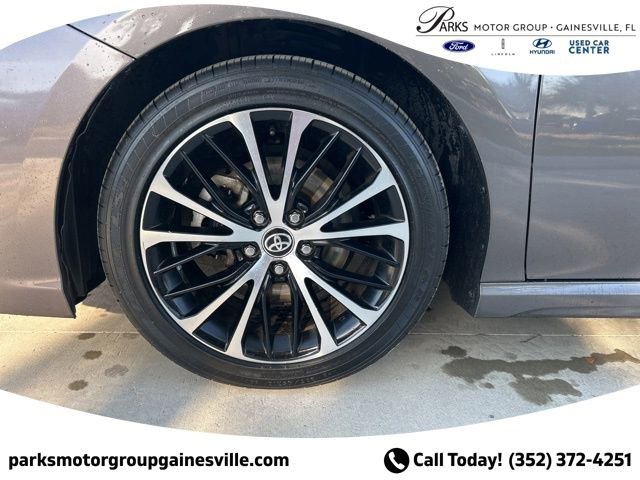 Used 2020 Toyota Camry SE FWD image 10