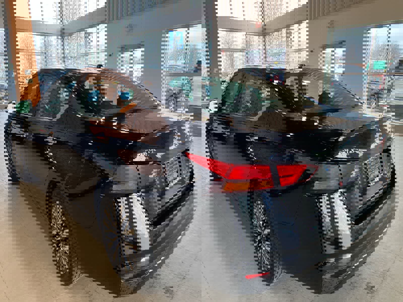 Used 2025 Nissan Altima 2.5 SV image 7