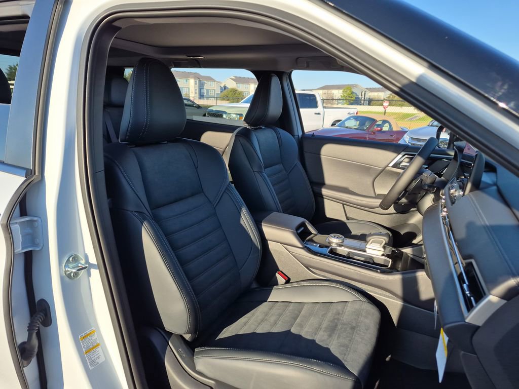 New 2026 Mitsubishi Outlander AWD image 46