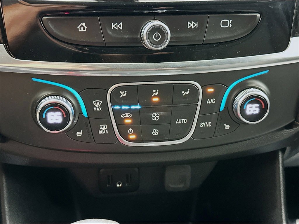 Used 2021 Chevrolet Traverse LT image 15