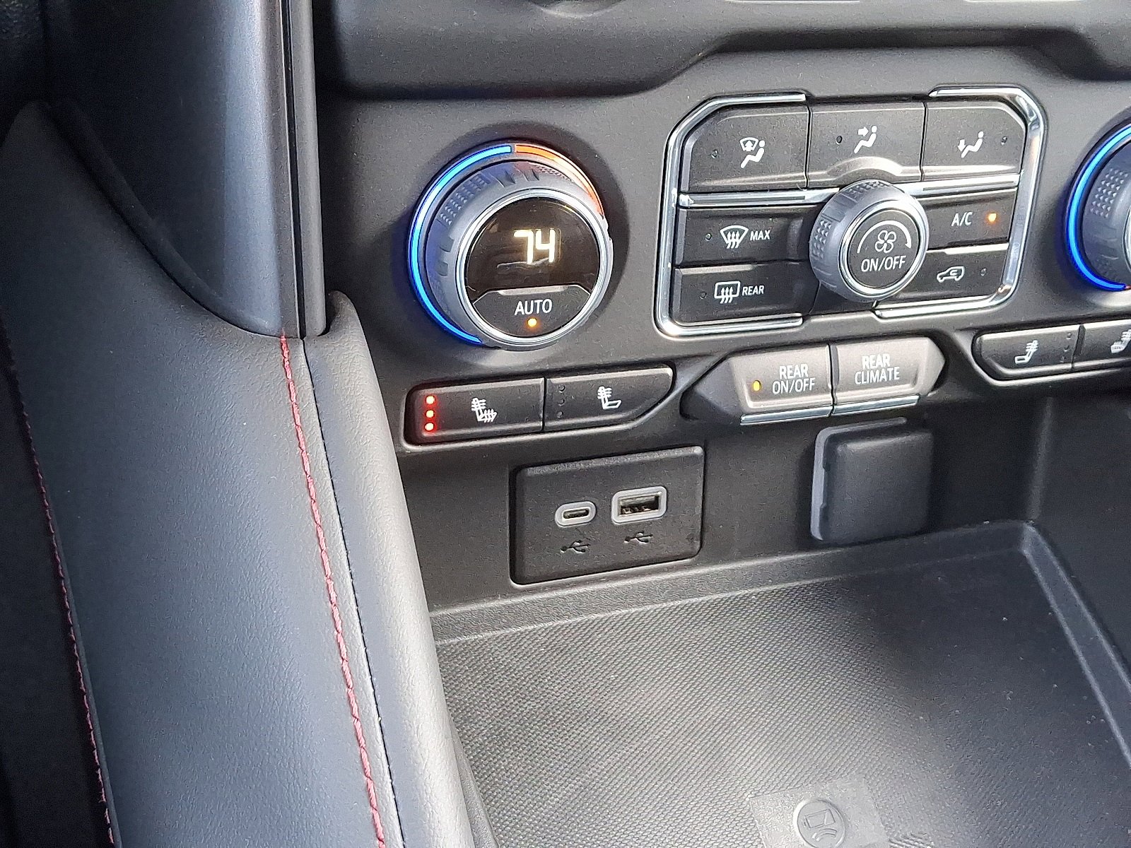 Certified 2024 Chevrolet Tahoe RST w/ RST Performance Edition image 25