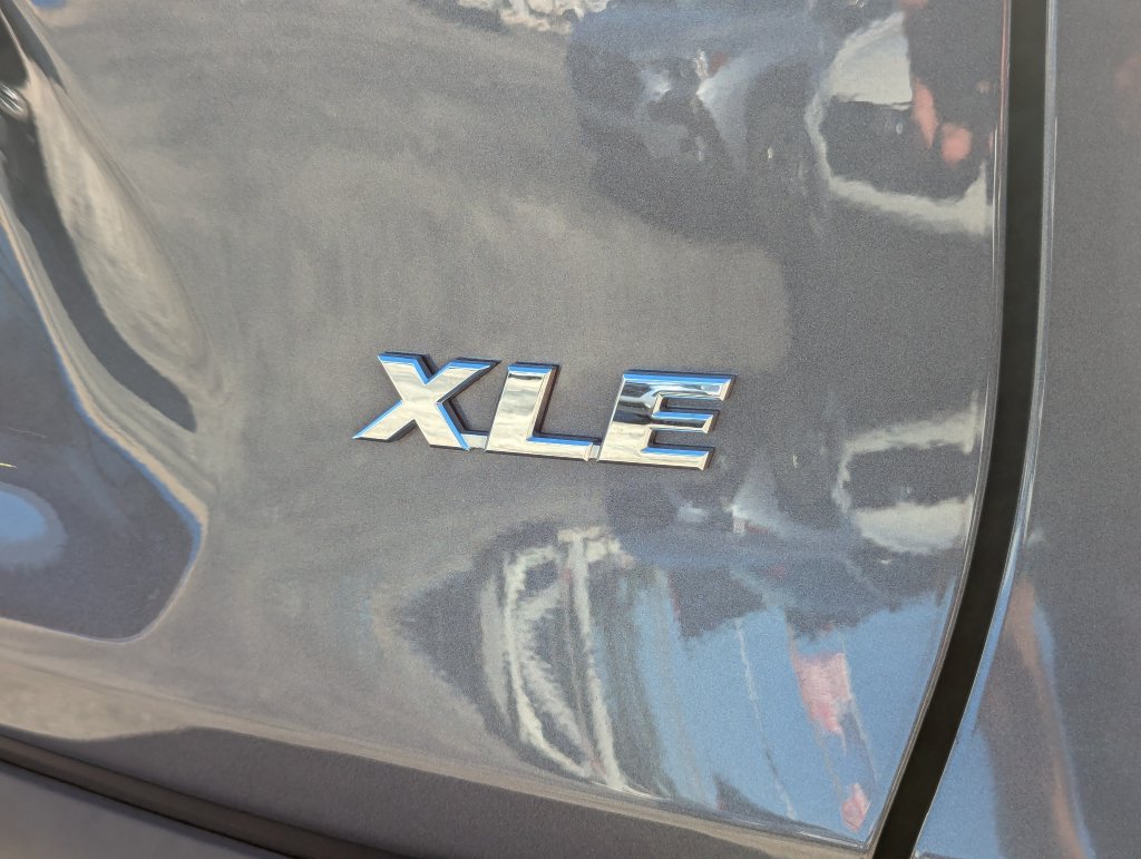 Used 2025 Toyota RAV4 XLE FWD image 13