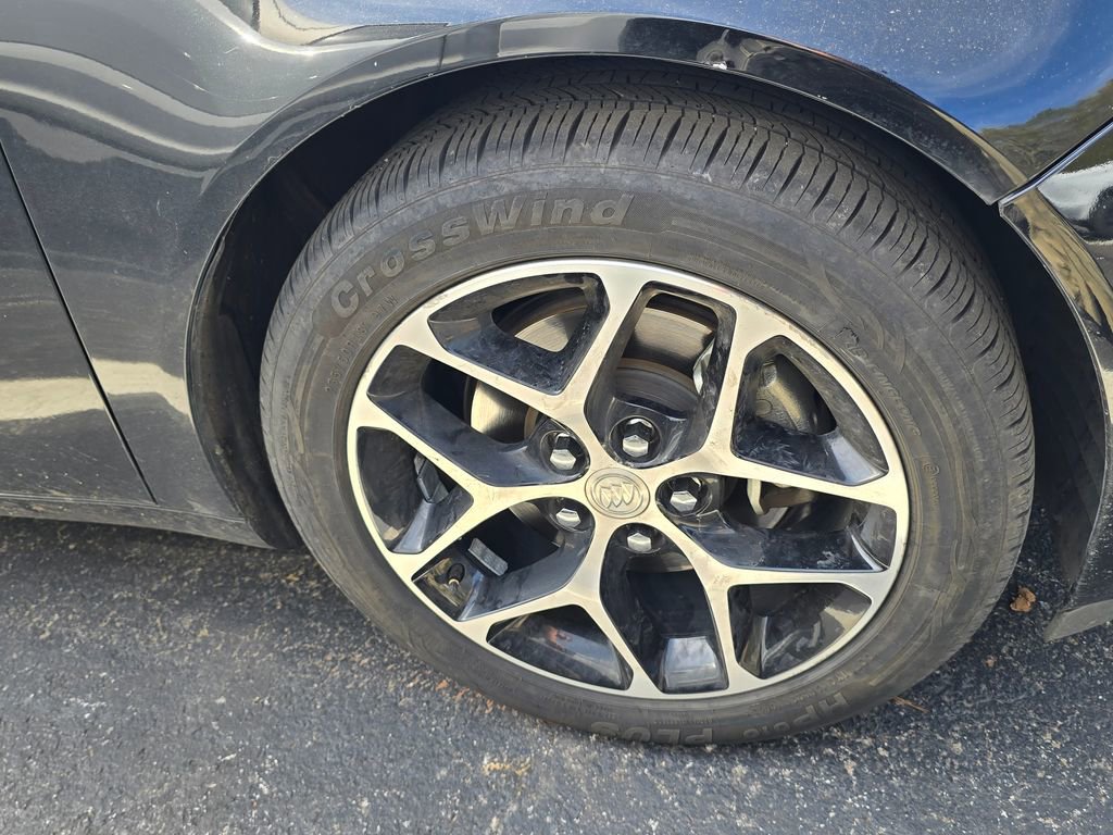 Used 2017 Buick Regal Sport Touring image 14