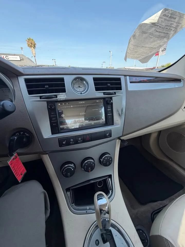 Used 2007 Chrysler Sebring Limited w/ Premium Group FWD image 9