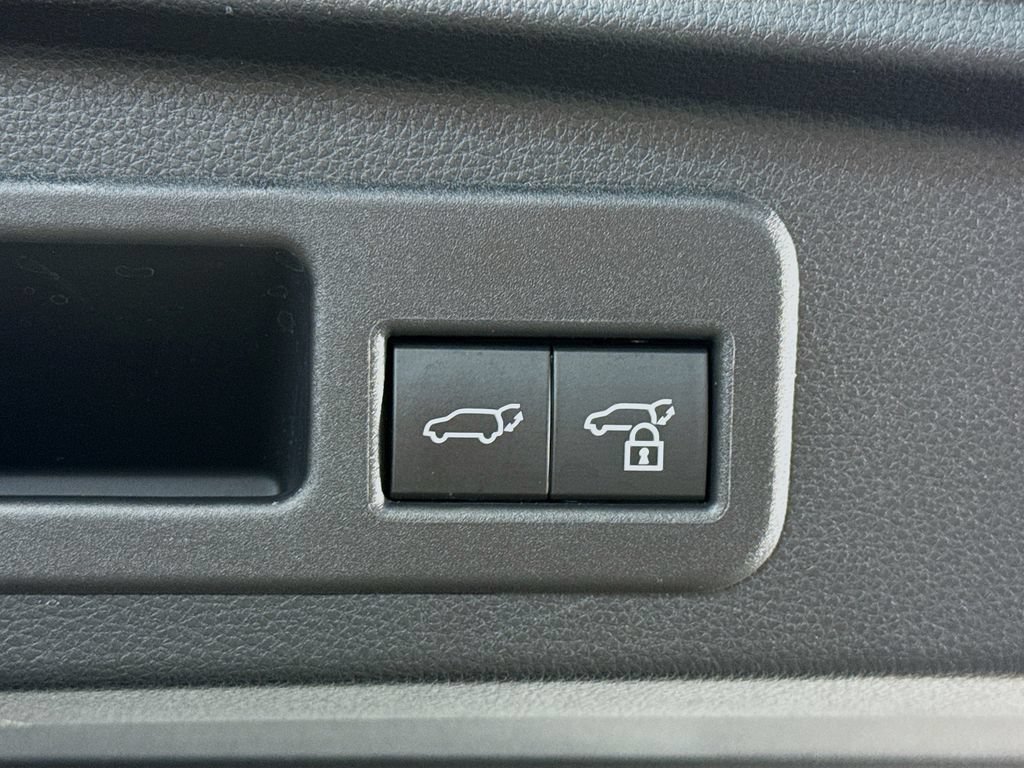 Certified 2025 Toyota 4Runner Limited AWD/4WD image 26