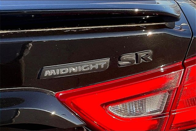 Used 2018 Nissan Maxima SR w/ Midnight Edition image 8