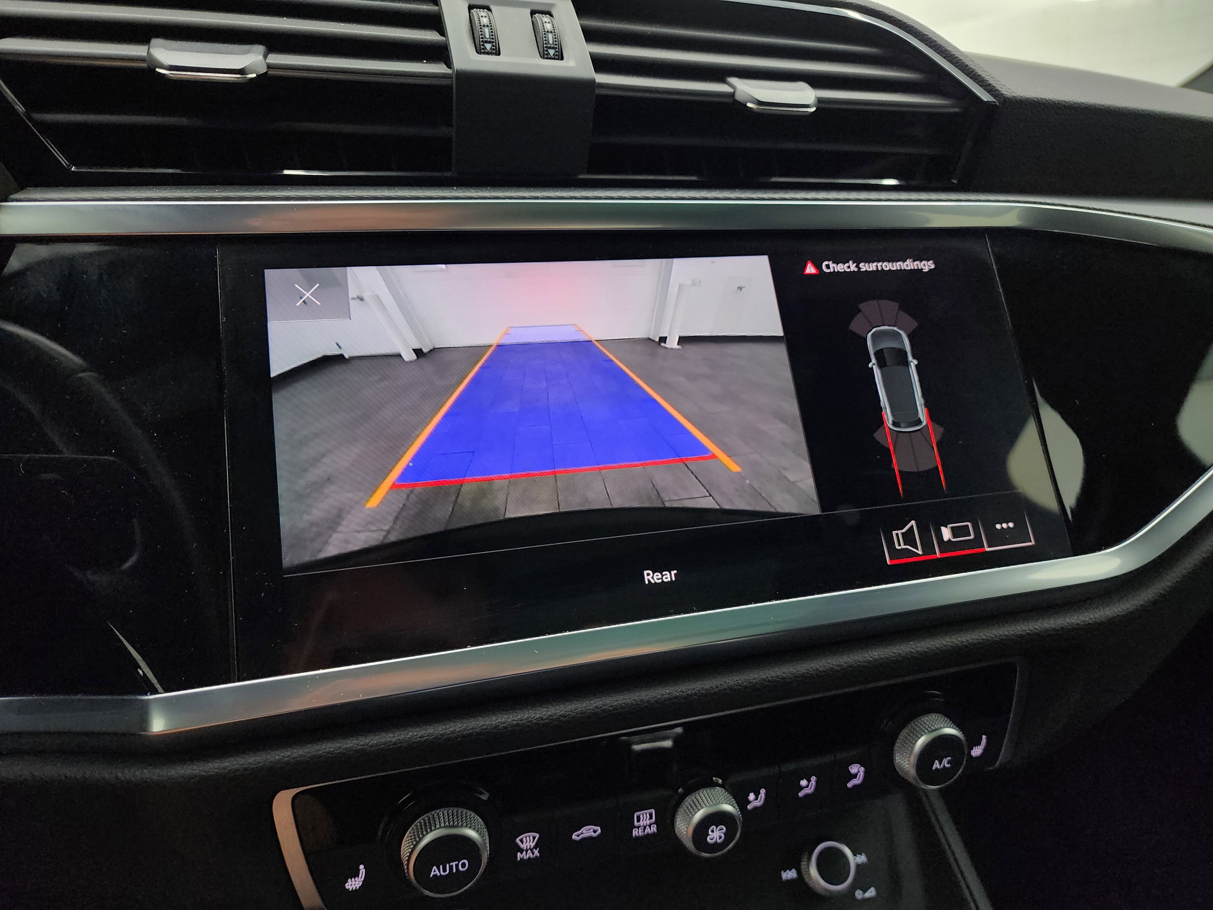 Used 2023 Audi Q3 2.0T Premium image 17