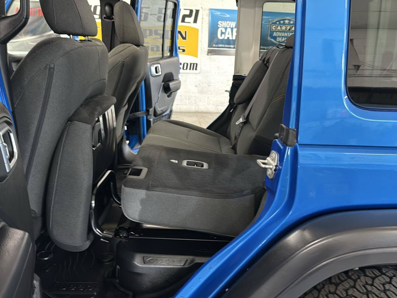 Used 2024 Jeep Wrangler Unlimited AWD/4WD image 35