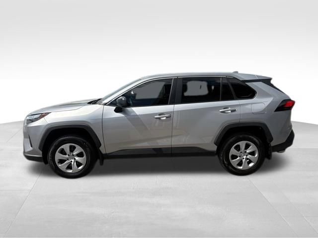 Used 2023 Toyota RAV4 LE image 12