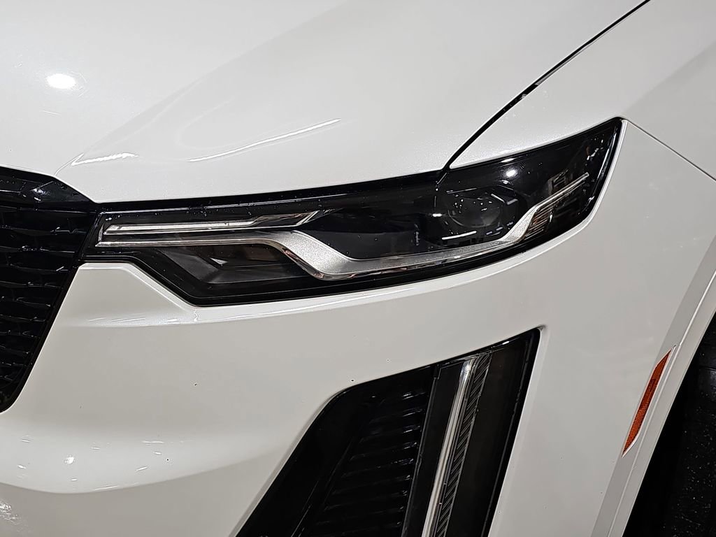 Certified 2021 Cadillac XT6 Premium Luxury w/ LPO, ONYX Package image 37