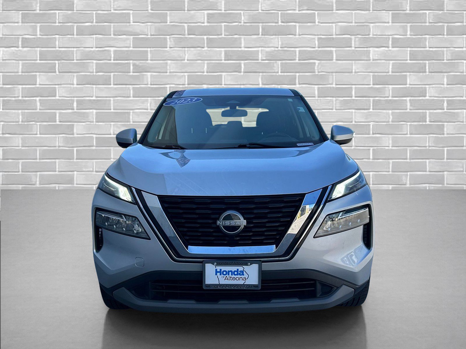 Used 2023 Nissan Rogue SV image 7