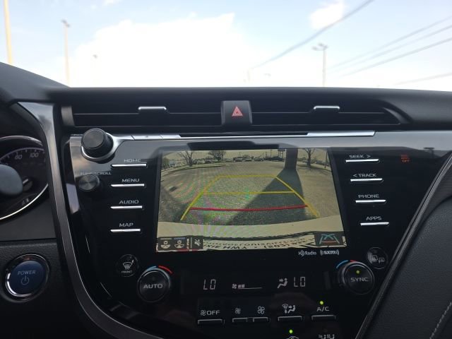 Used 2020 Toyota Camry SE w/ Sunroof Package FWD image 20