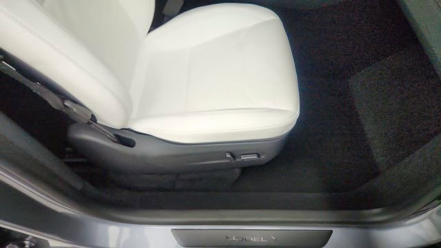 Used 2026 Tesla Model Y 2WD image 21
