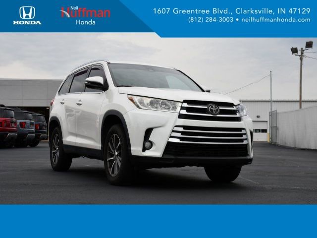 Used 2019 Toyota Highlander XLE FWD image 1