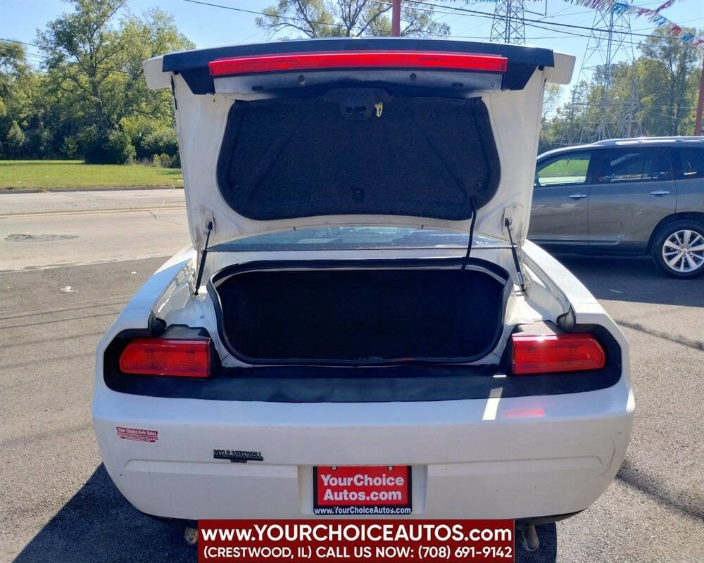 Used 2010 Dodge Challenger SE image 9