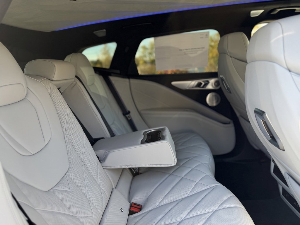 Used 2026 BMW XM Label Red image 29