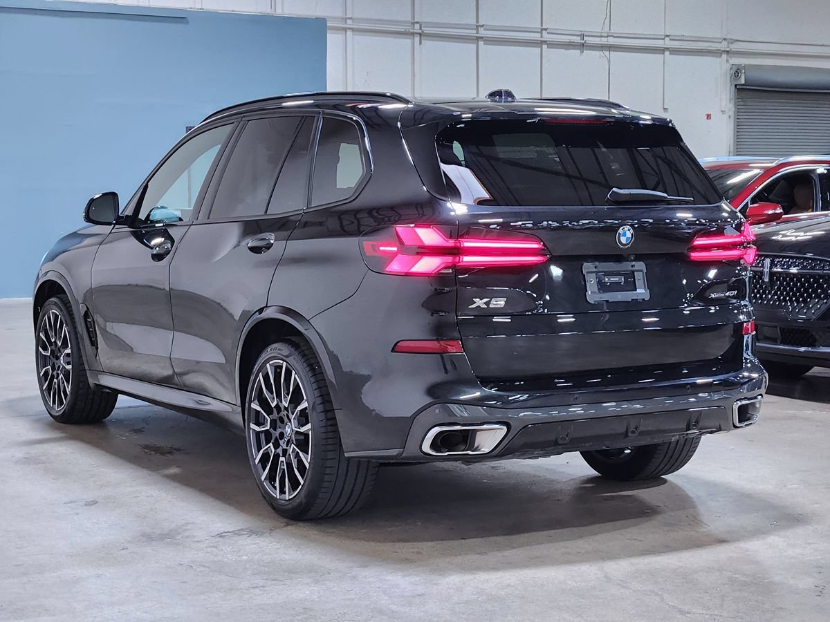 Used 2024 BMW X5 xDrive40i w/ M Sport Package AWD/4WD image 11