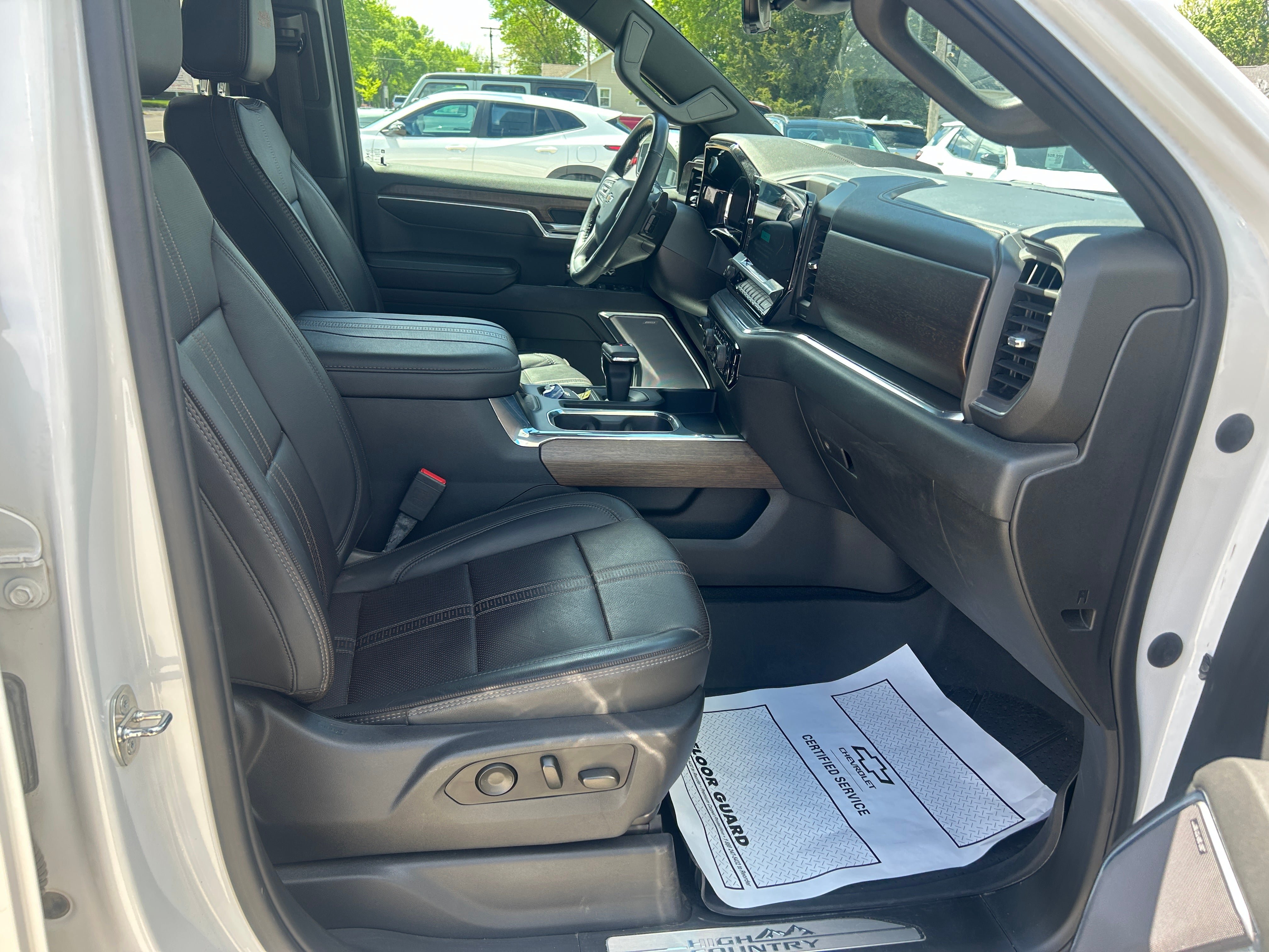 Used 2023 Chevrolet Silverado 1500 High Country w/ Technology Package AWD/4WD image 27
