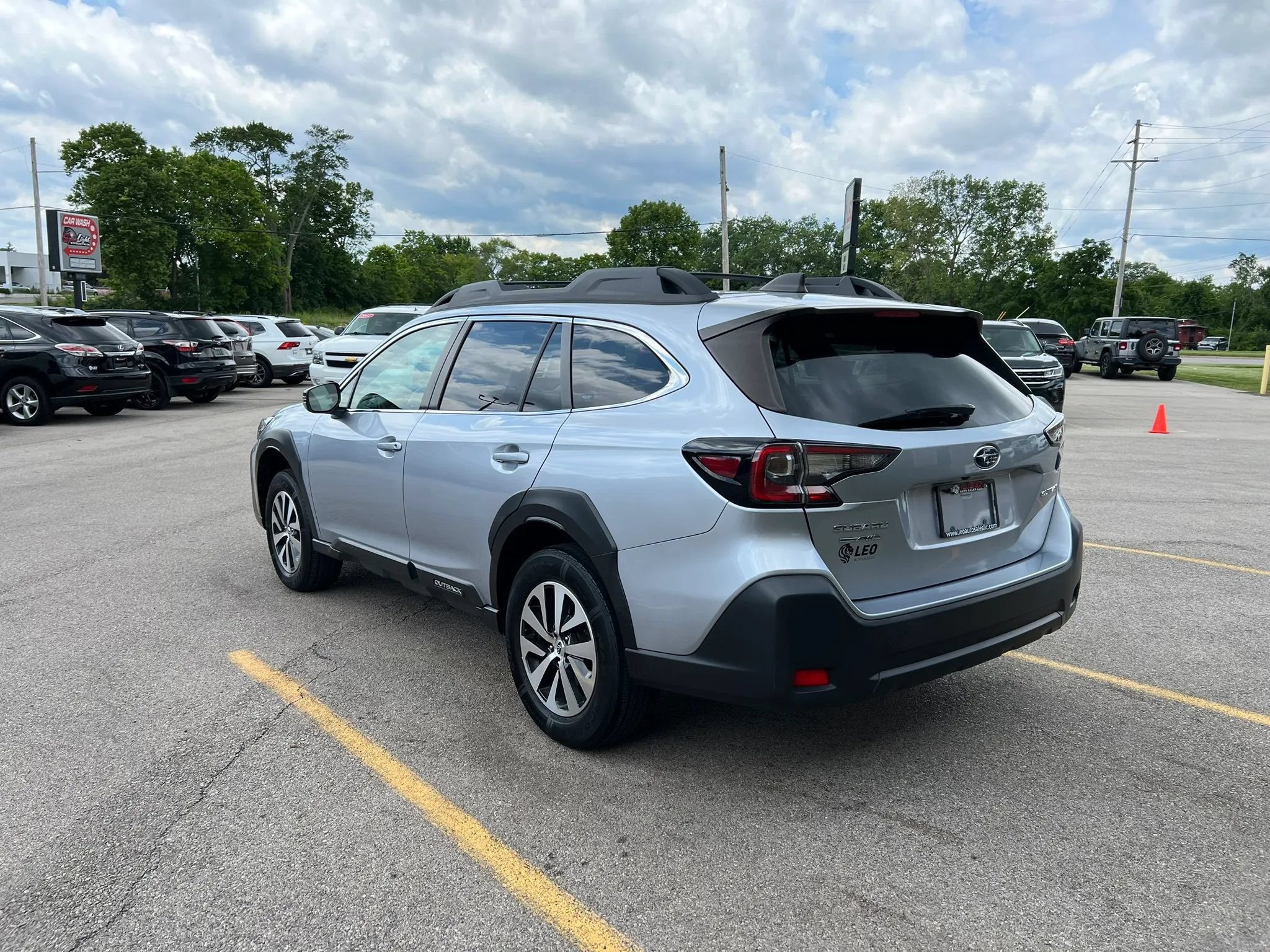 Used 2023 Subaru Outback Premium AWD/4WD image 7