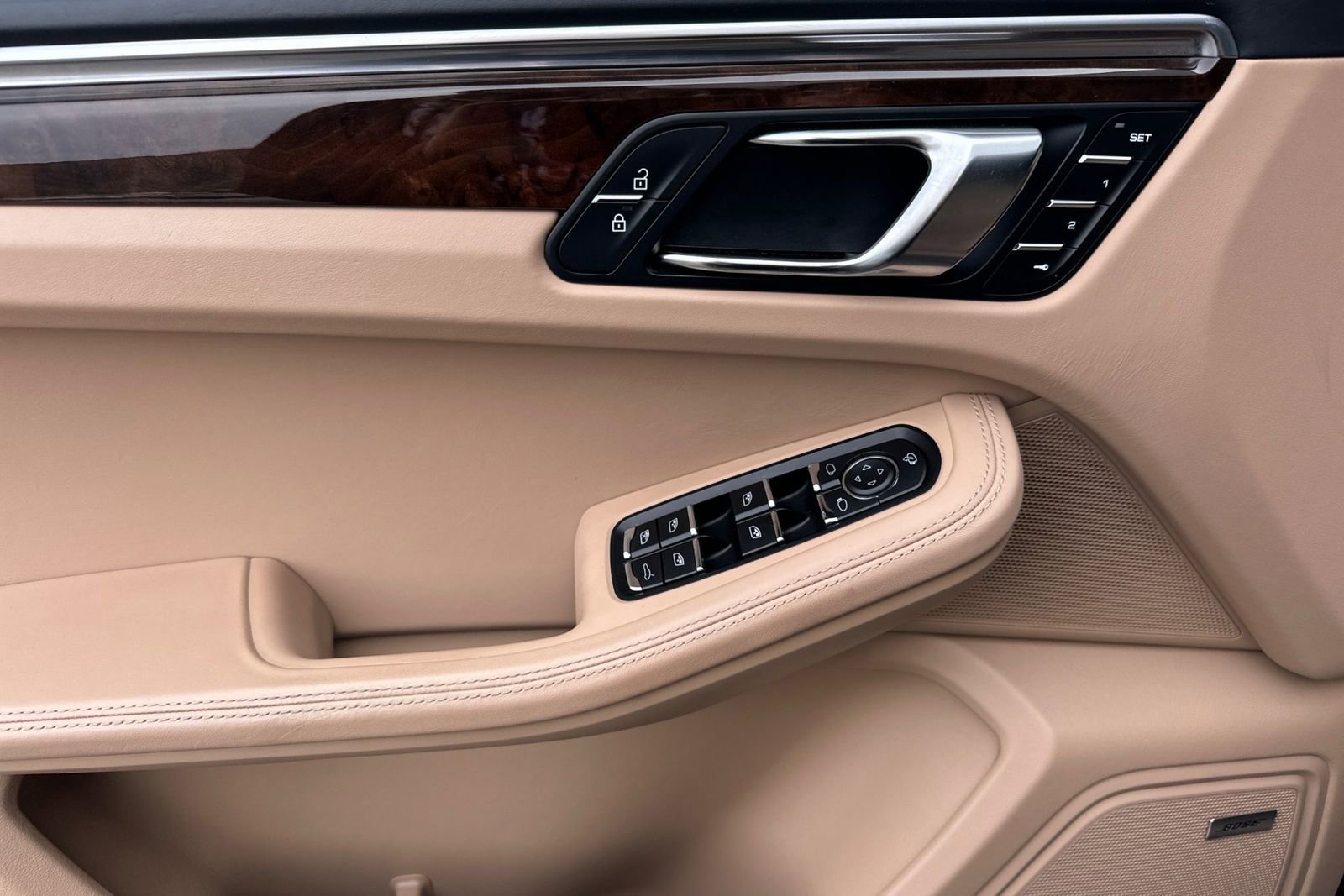 Certified 2023 Porsche Macan Turbo image 12