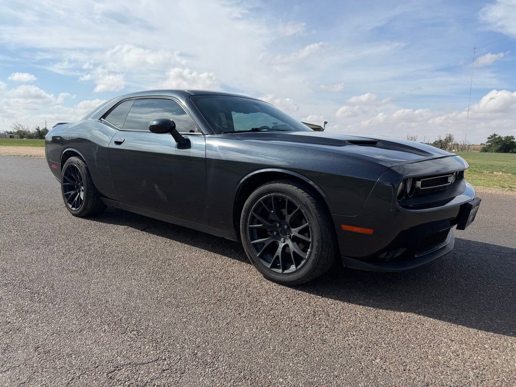 Used 2018 Dodge Challenger SXT RWD image 8