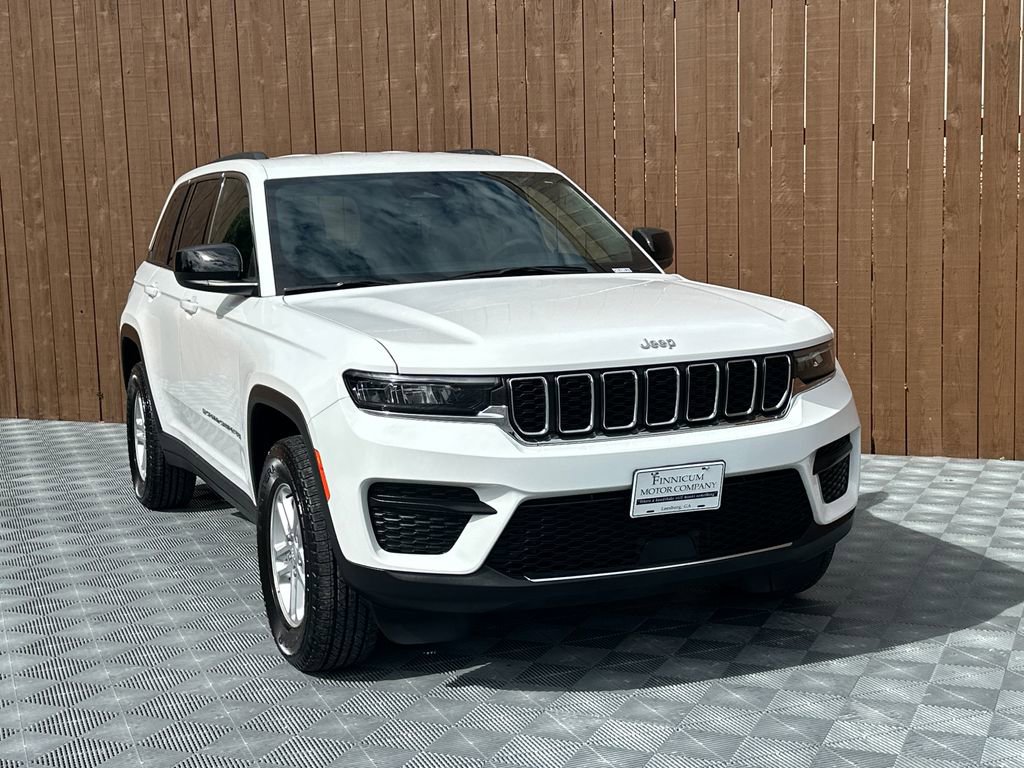 Used 2025 Jeep Grand Cherokee Laredo w/ Trailer Tow Package image 14