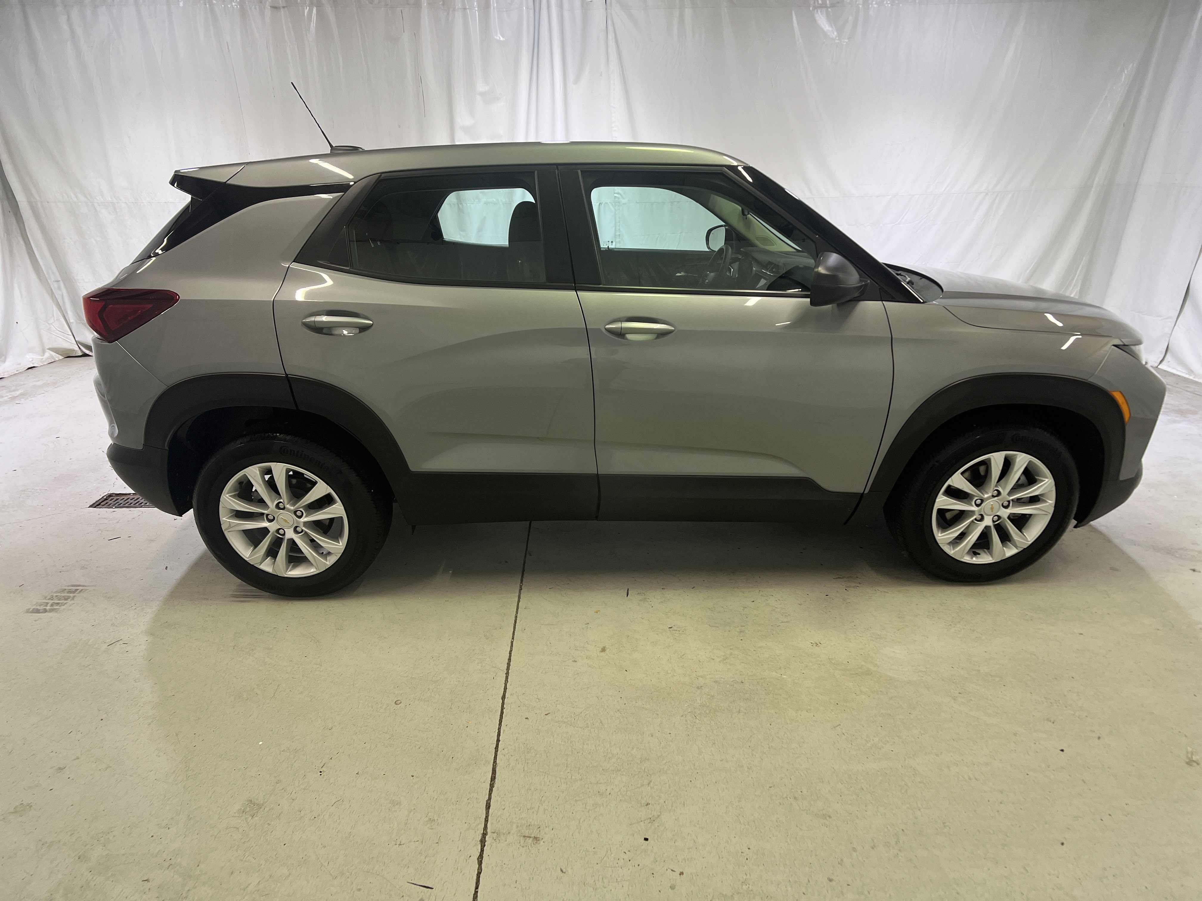 Used 2023 Chevrolet TrailBlazer LS FWD image 12