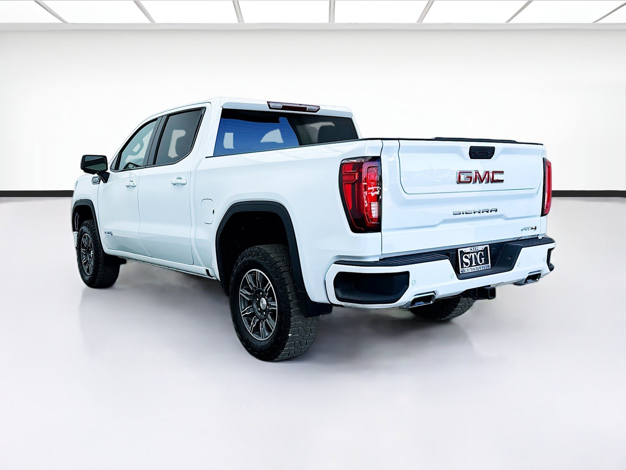 Used 2025 GMC Sierra 1500 AT4 AWD/4WD image 6