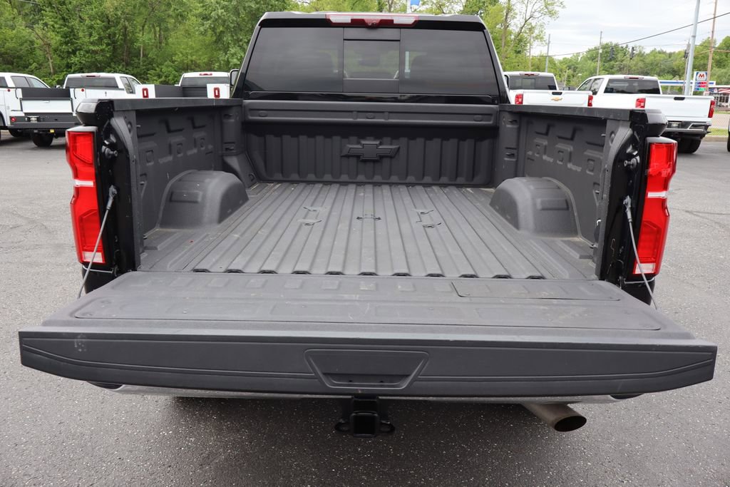 Used 2024 Chevrolet Silverado 2500 LTZ w/ LTZ Convenience Package AWD/4WD image 31