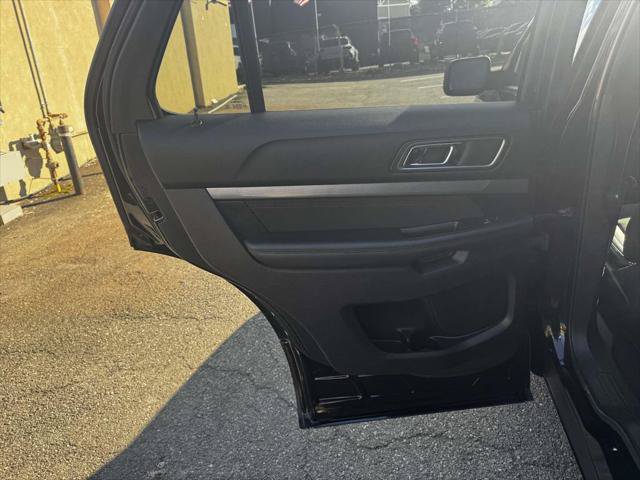 Used 2019 Ford Explorer XLT w/ Equipment Group 202A AWD/4WD image 11