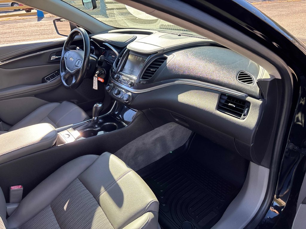 Used 2017 Chevrolet Impala LT FWD image 27