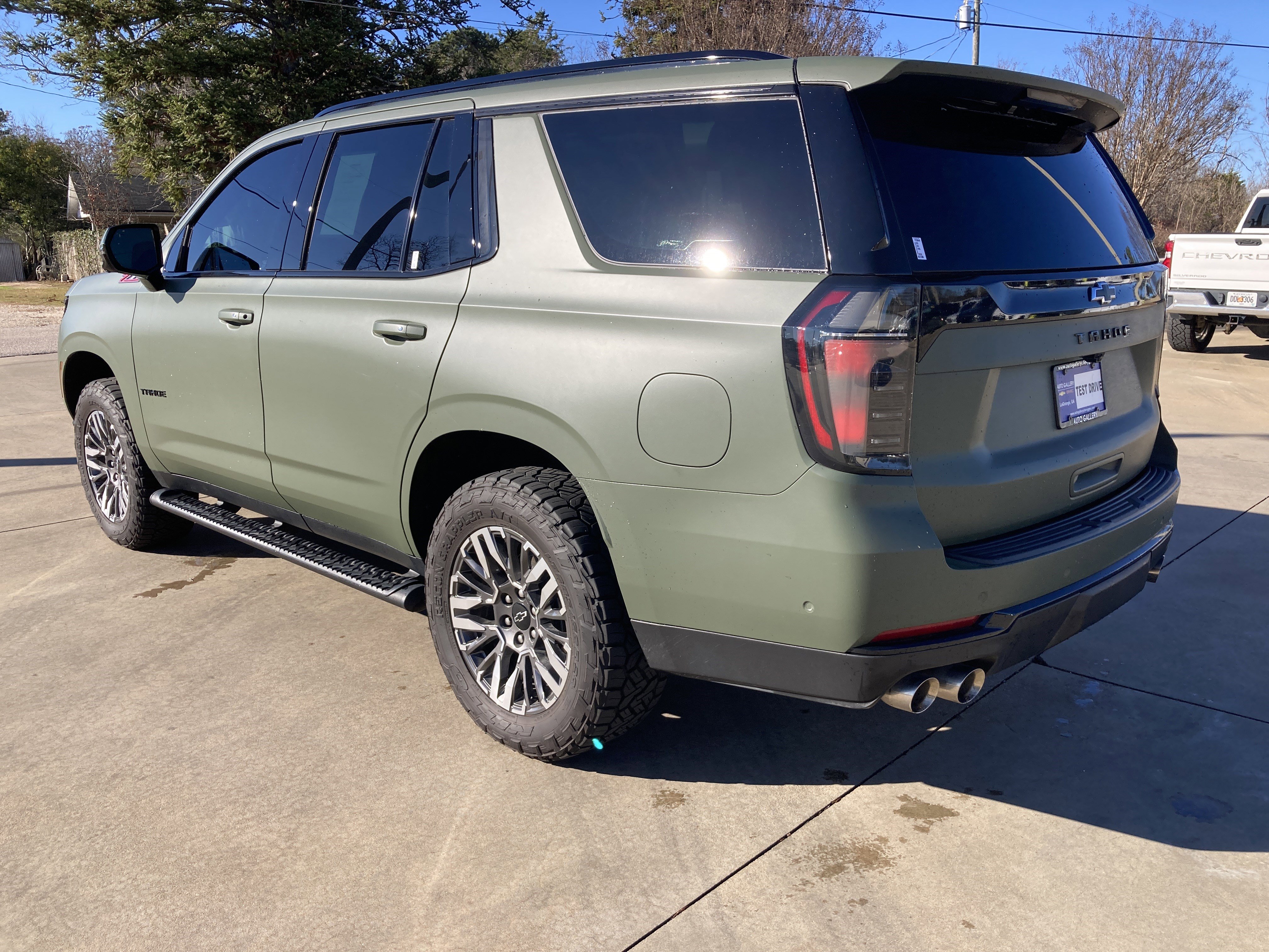 Used 2025 Chevrolet Tahoe Z71 w/ Comfort Package image 8