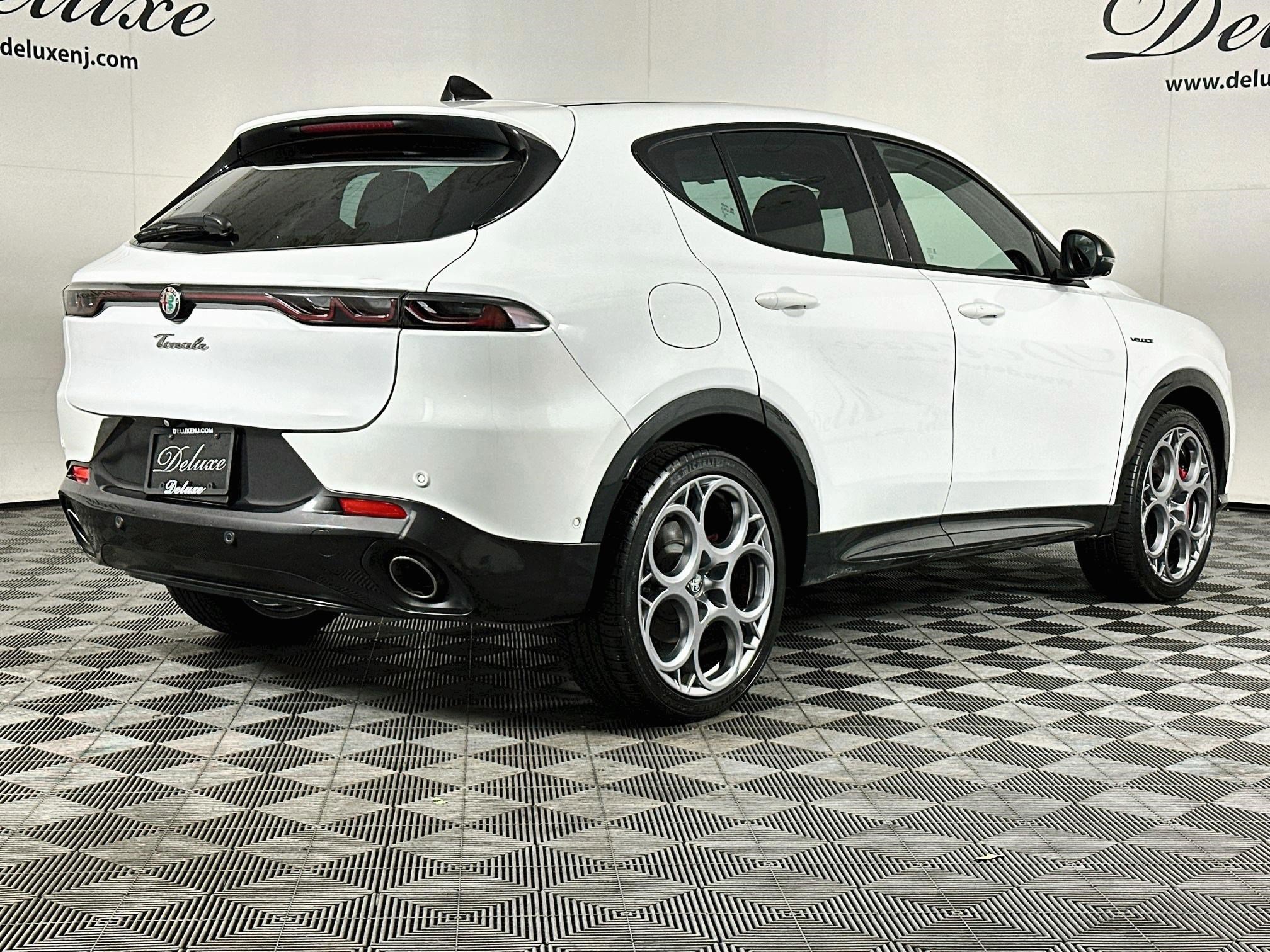 Used 2024 Alfa Romeo Tonale Veloce AWD/4WD image 6