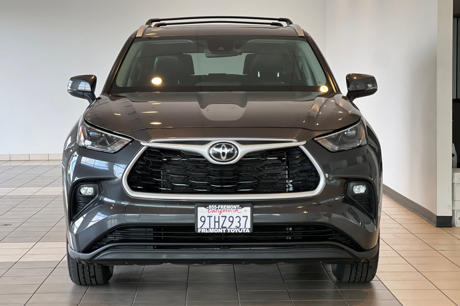 Used 2022 Toyota Highlander XLE AWD/4WD image 9
