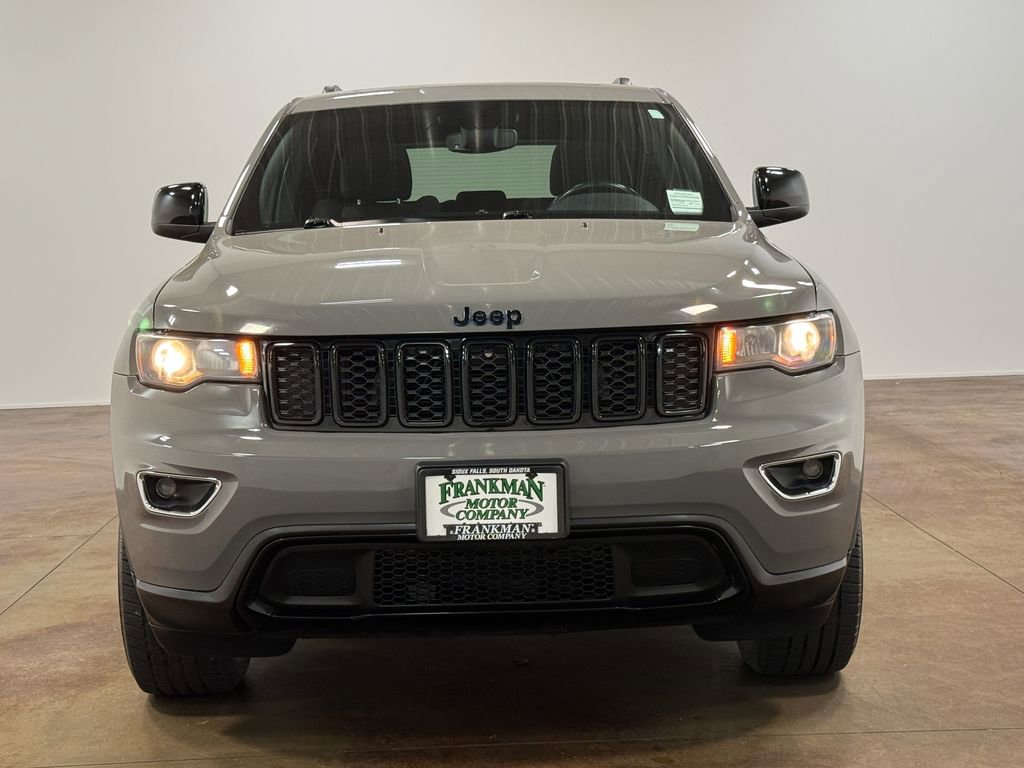 Used 2019 Jeep Grand Cherokee Laredo AWD/4WD image 31
