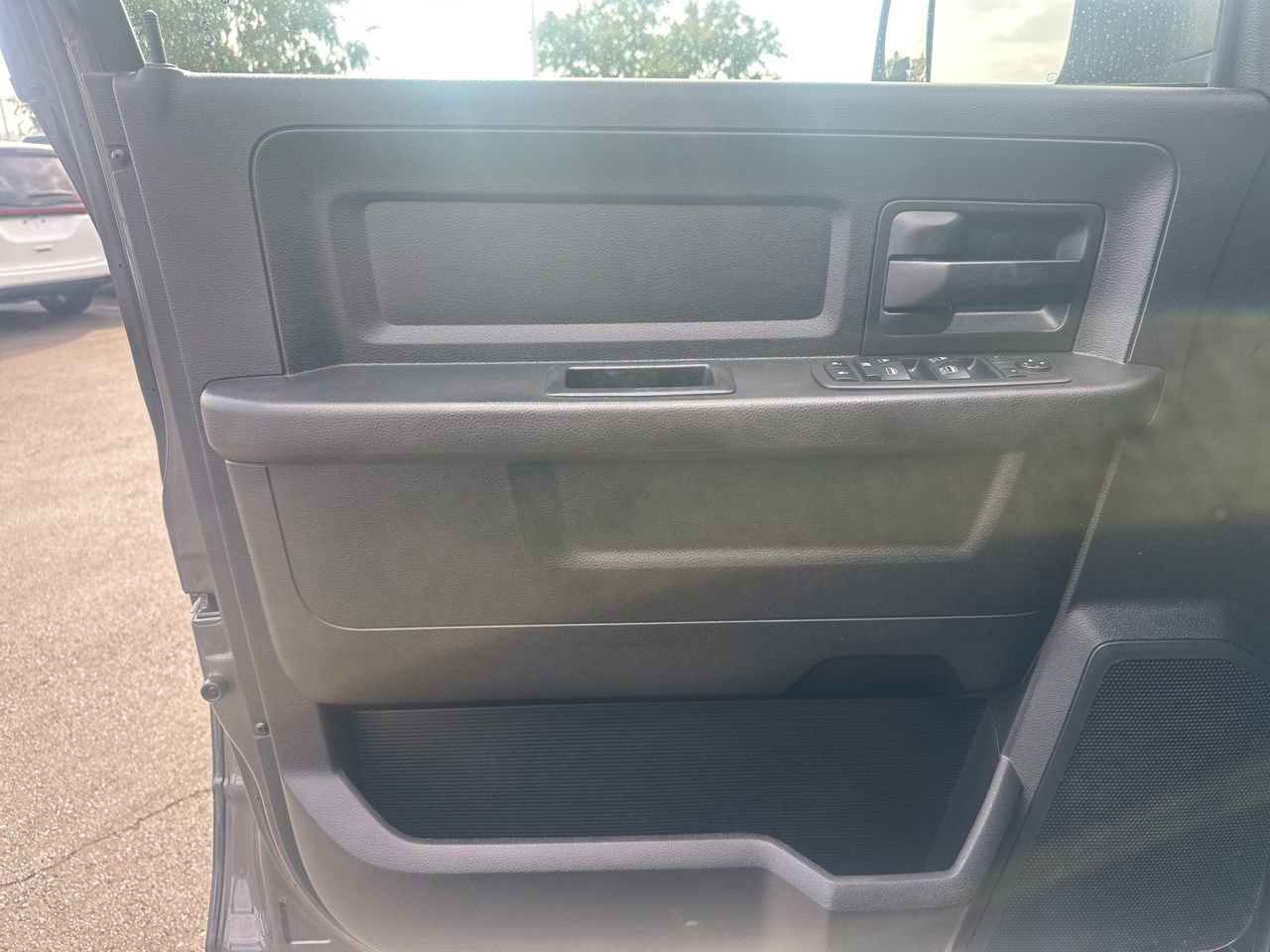 Used 2020 RAM 3500 Tradesman w/ Chrome Appearance Group image 16